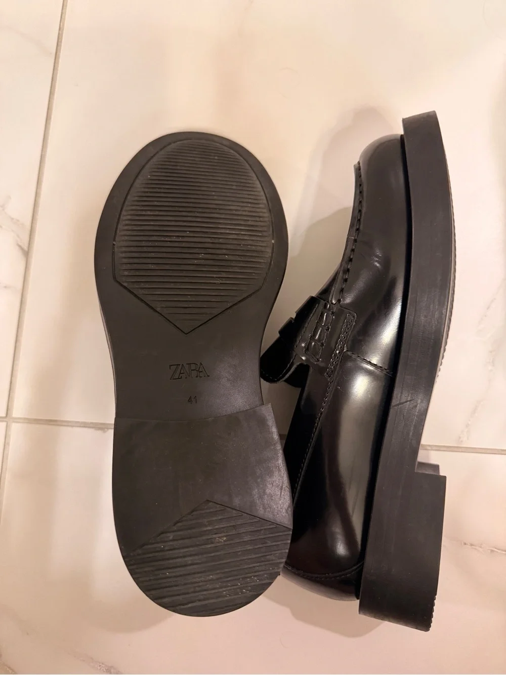 ZARA Black Shiny Leather Loafers – EU 41 / US 8 – Good Condition